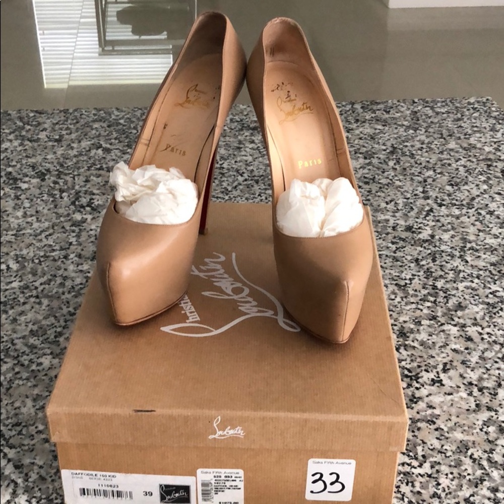 Christian Louboutin Daffodile 160